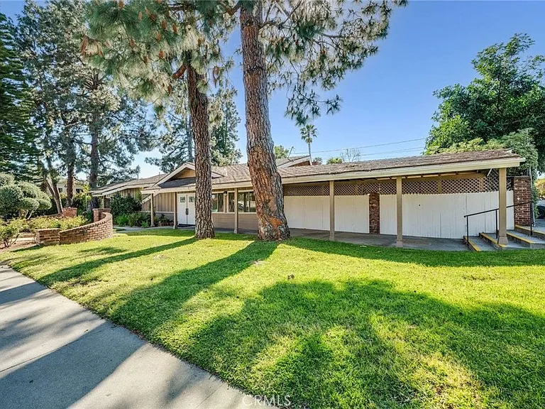623 E Matchwood Pl — Photo 22