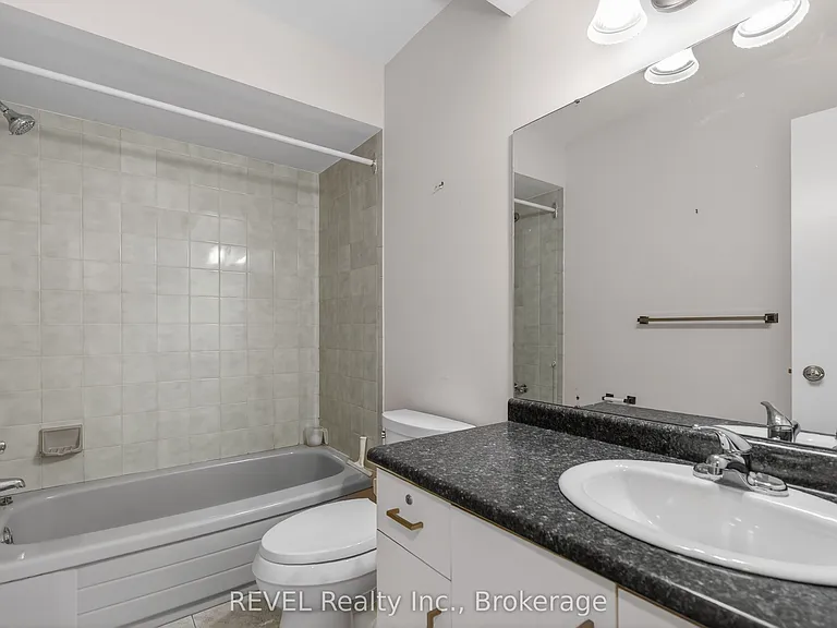 6166 Wildrose Cres #UPPER — Photo 16