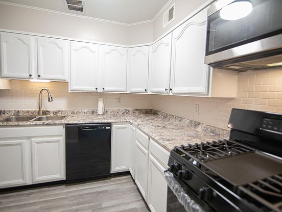 4th image of 6715 Ash Pl
