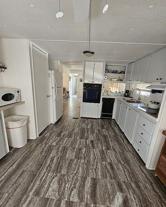 1st image of 1350 N Lake Ave #150