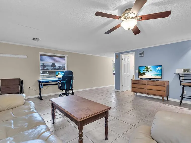 7420 Cass Cir — Photo 21