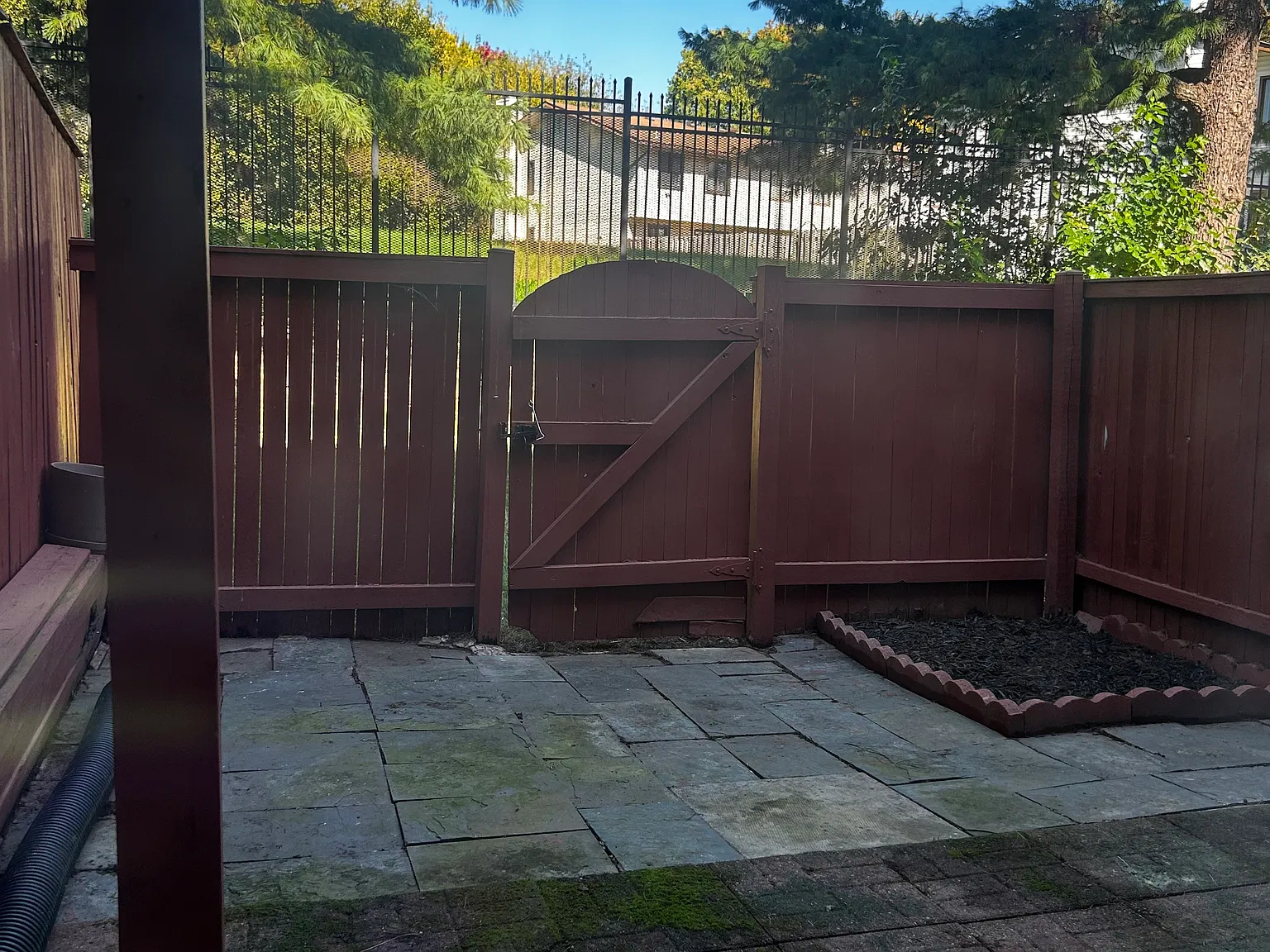 3 bed, 2.5 bath, 1294 sqft, $2,700 — Photo 3