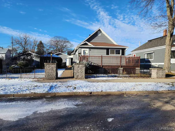 311 N 18th St, Escanaba, MI 49829