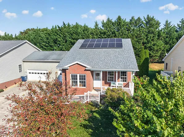 2263 Lake Terrace Dr, Harrisonburg, VA 22802