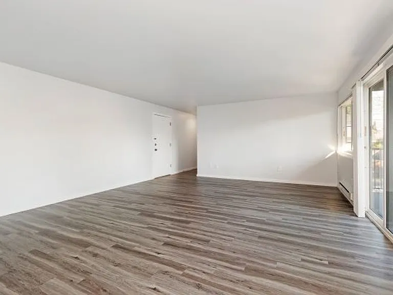 Ekilai Apartments - Spacious 1 Bed, 2 Bed Units & 3 Bed Units, w/ Private Balcony ~ Designer fini... — Photo 39