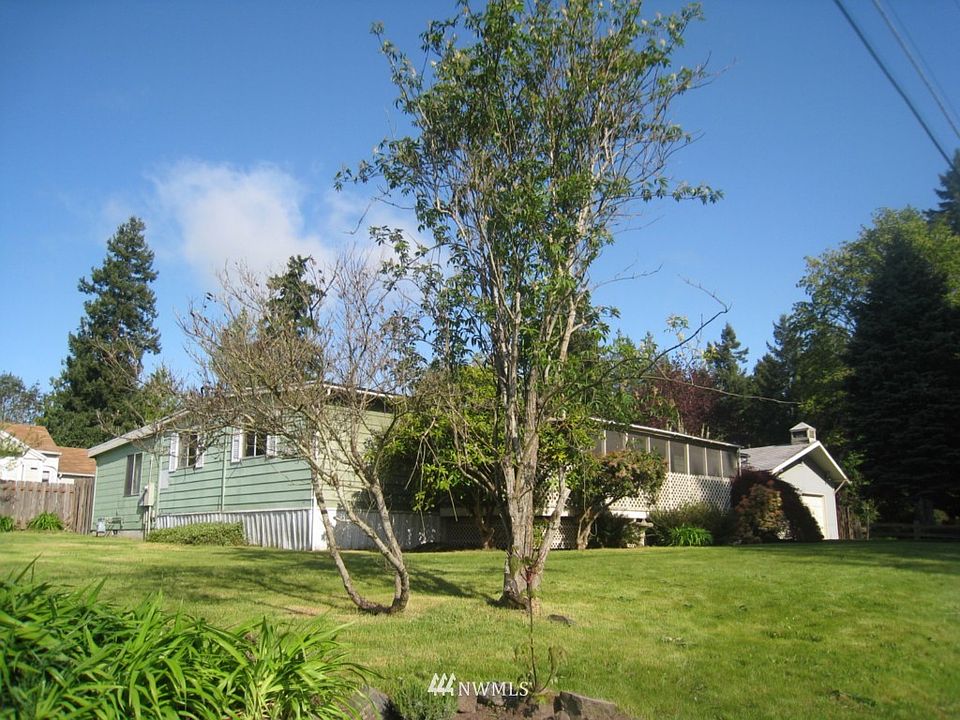 1st image of 3466 NE 3rd Street