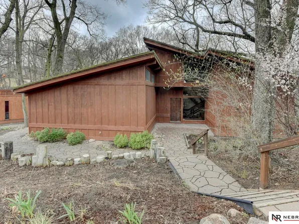 6030 Country Club Oaks Pl, Omaha, NE 68152