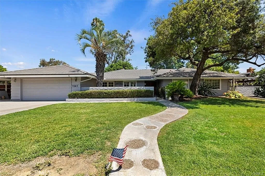 3 bed, 1995 sqft, $3,750 — Photo 3