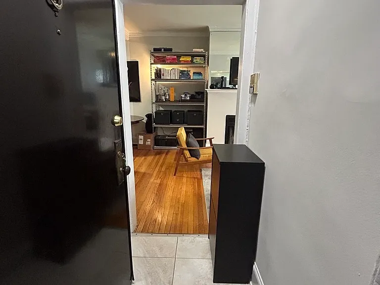 639 W Roscoe St #T1 — Photo 3