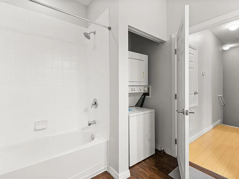 5356 Diplomat Ct #107 — Photo 35
