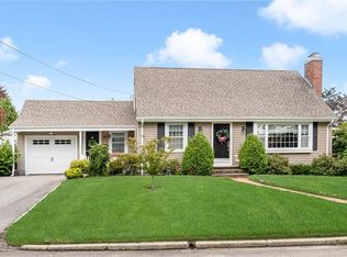 61 Coolspring Dr, Cranston, RI 02920