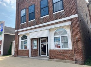 Canoe Cabin - 20 N Wisconsin St, Darien, WI 53114