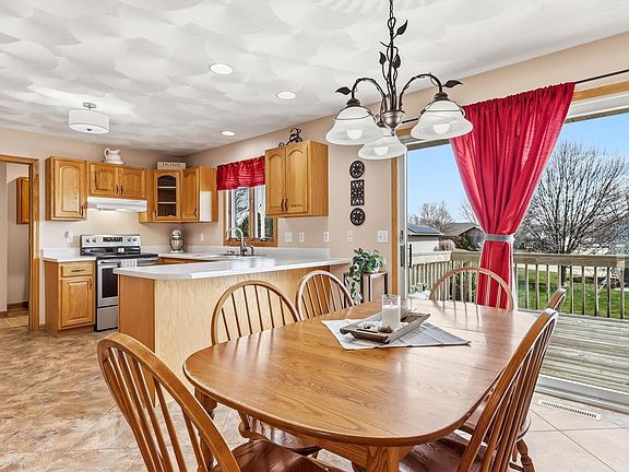 4th image of 620 Melinda Dr