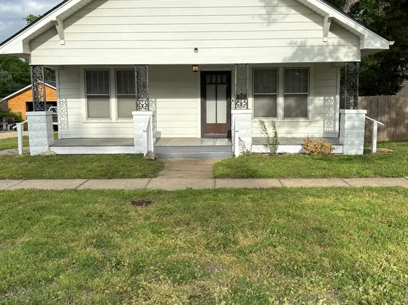 1114 State St, Augusta, KS 67010