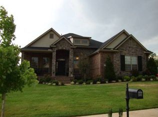 5684 E Saint Candridge Dr, Fayetteville, AR 72703