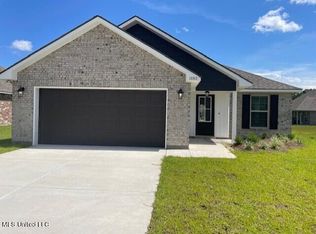 13315 Southern Pine St, Gulfport, MS 39503