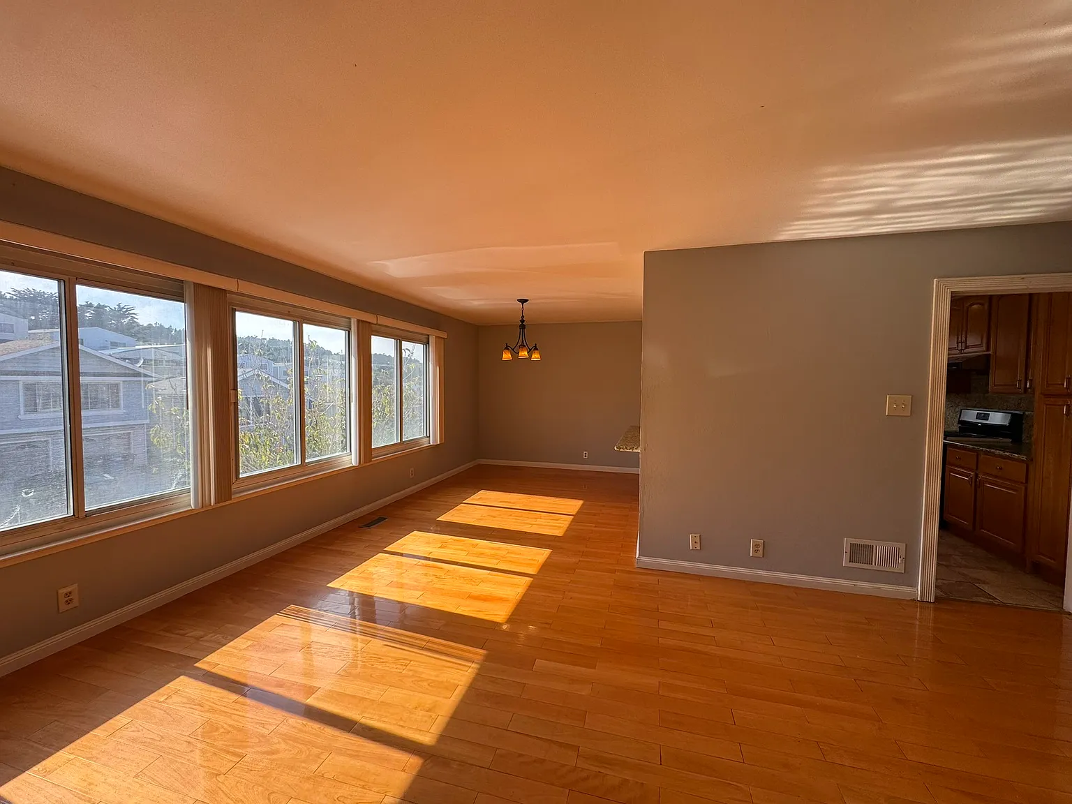 3 bed, $3,950 — Photo 2