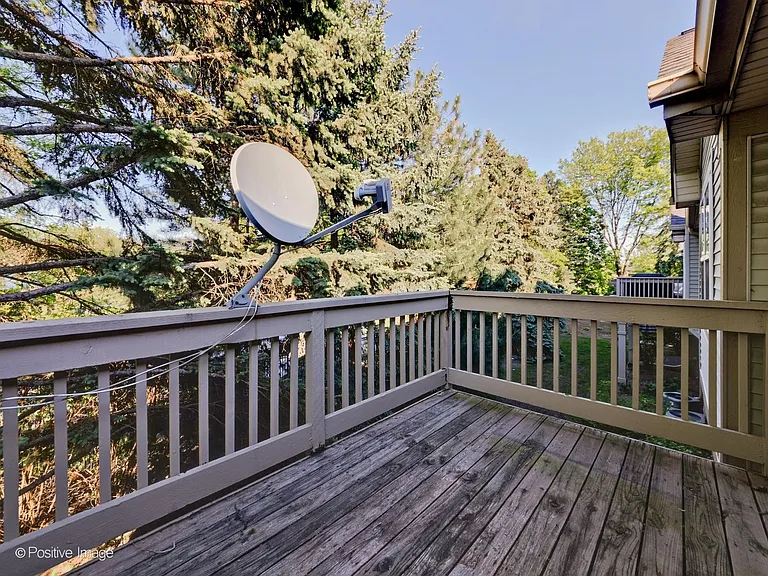 121 Commons Ct — Photo 15
