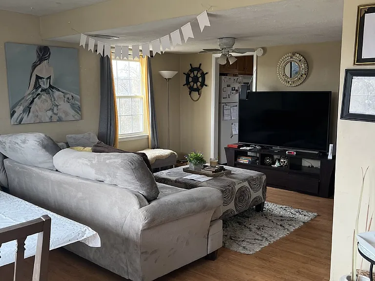 101 Southampton Dr — Photo 7