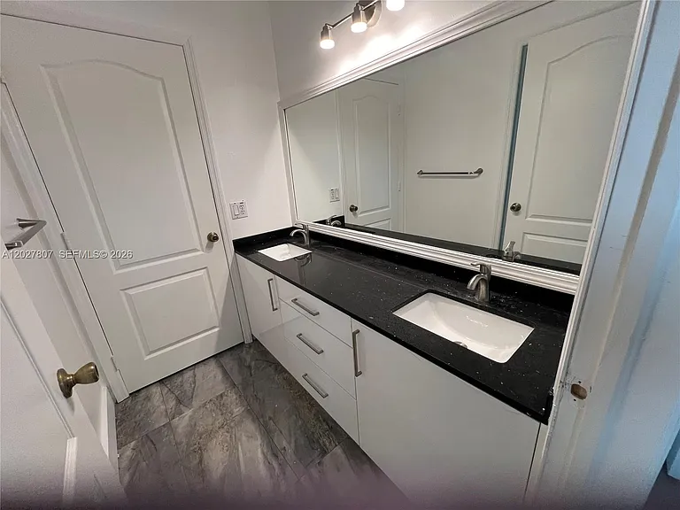 254 Riverwalk Cir #254 — Photo 21