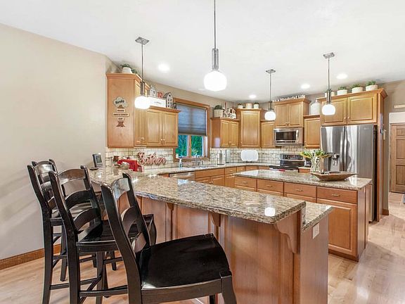 5th image of 1397 Kuyper Ln