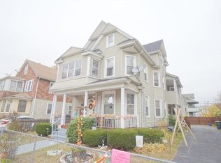 47 Mooreland St, Springfield, MA 01104