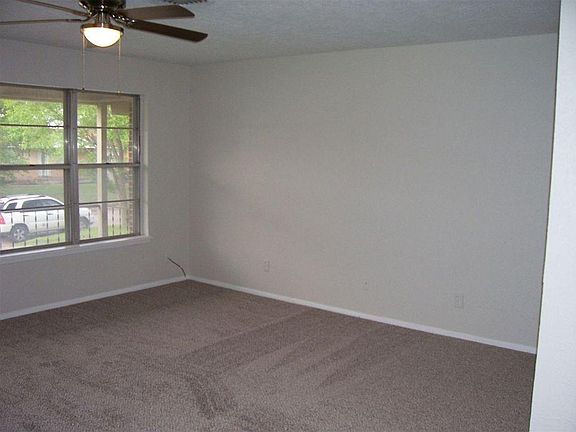 5th image of 4307 NW Lincoln Ave