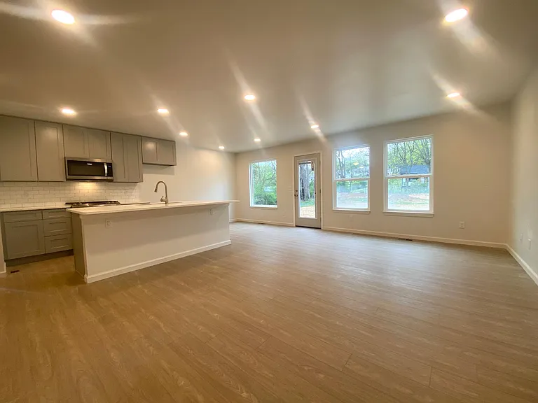 1211 Hanna Ave — Photo 5