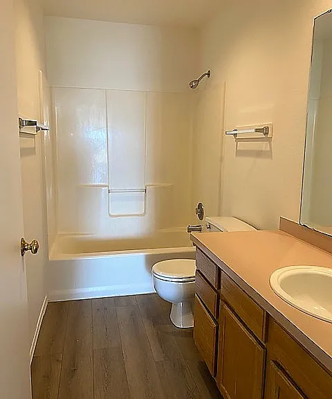 Main Bath Upstairs