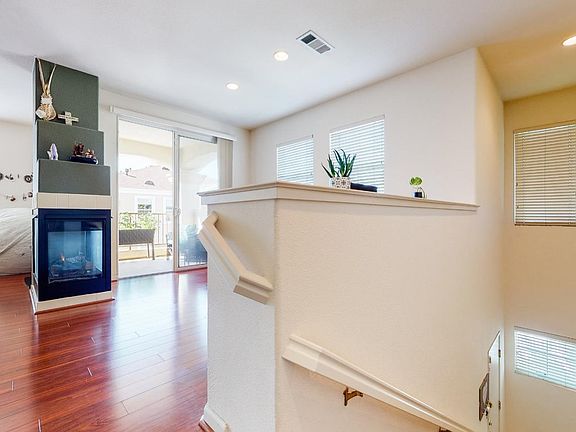 4th image of 830 Basking Ln