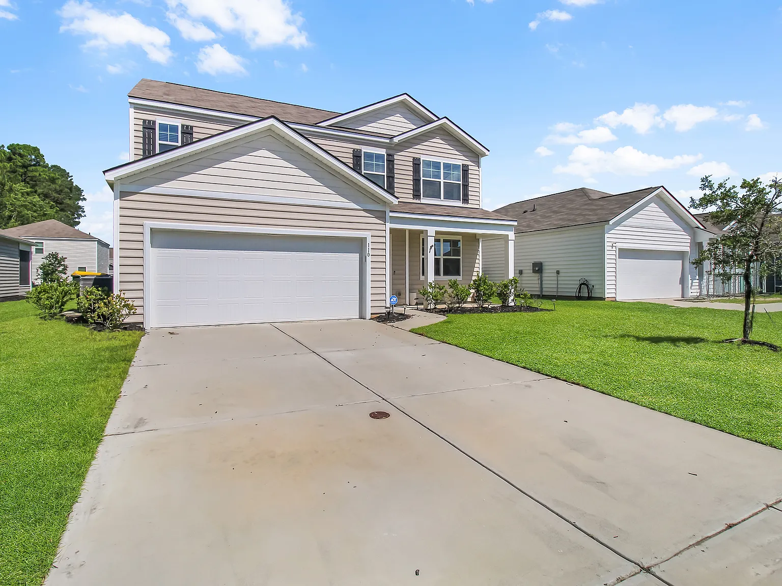 5 bed, 3.5 bath, 2721 sqft, $2,800 — Photo 3
