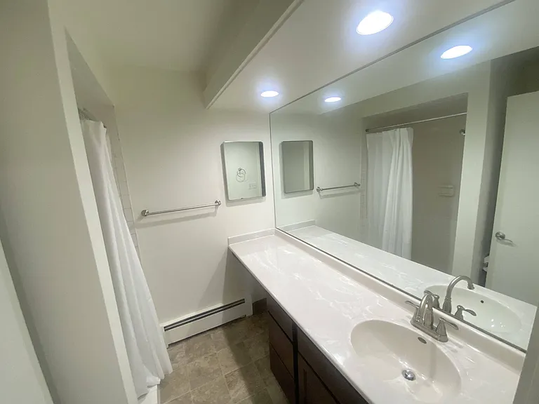 Lexington Hills Apartments — Photo 78