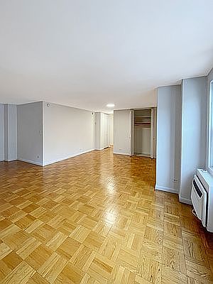 4th image of 150 E 18th St APT 14A