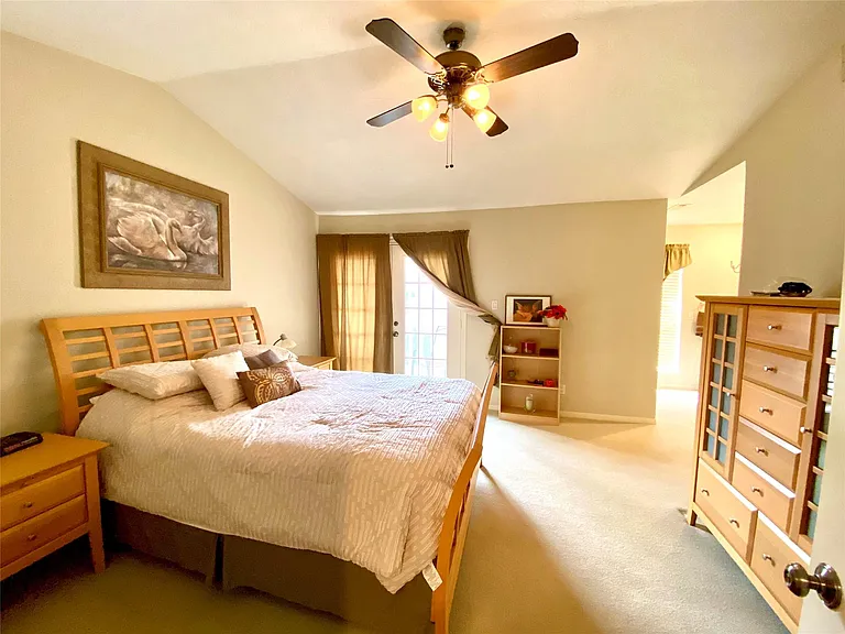 7350 Kirby Dr #2 — Photo 11