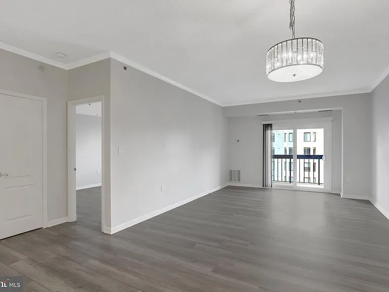 1211 S Eads St #1203 — Photo 15