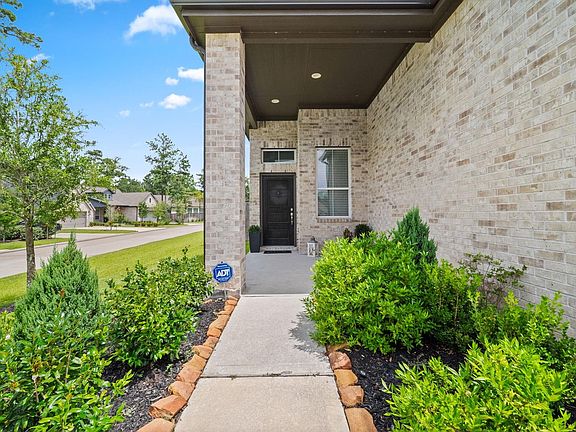 4th image of 505 Burnaby Ct