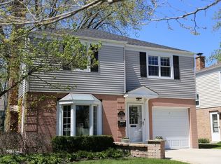 334 S Bristol Ln, Arlington Heights, IL