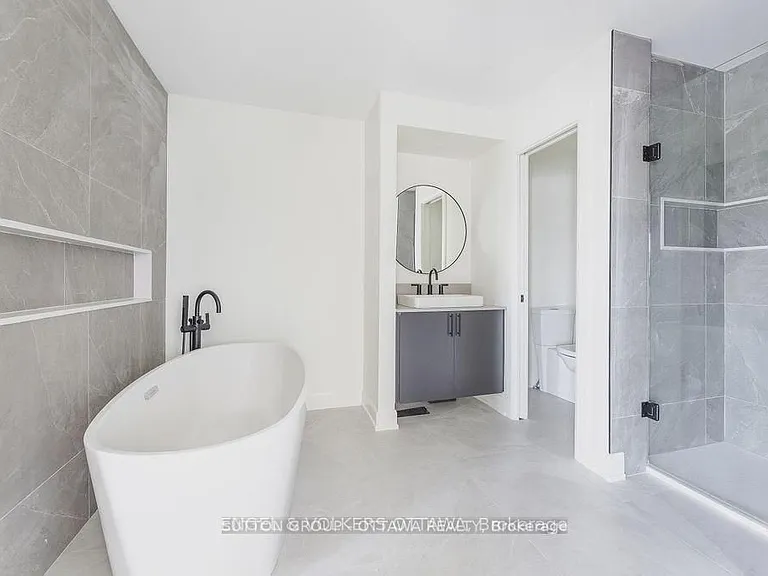 136 Carillon St #A — Photo 14