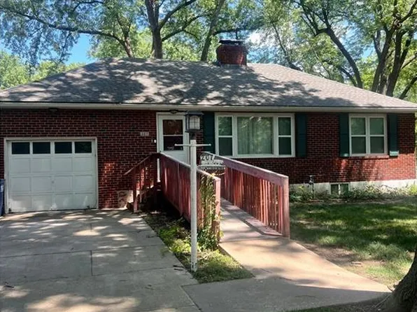 207 N Hawthorne Ave, Independence, MO 64053