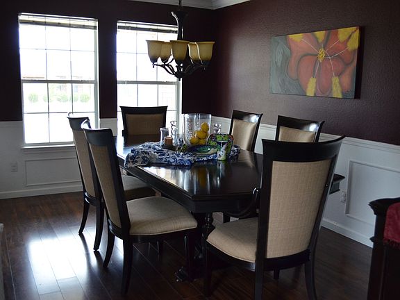 5th image of 215 Paddington Way