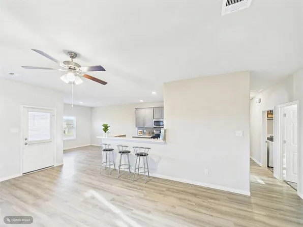 19834 Capri Shores Ln, Hockley, TX 77447