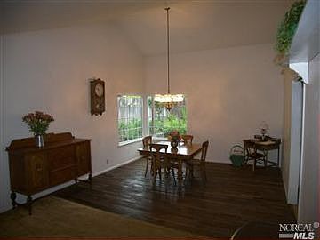 4th image of 817 Schuman Ln