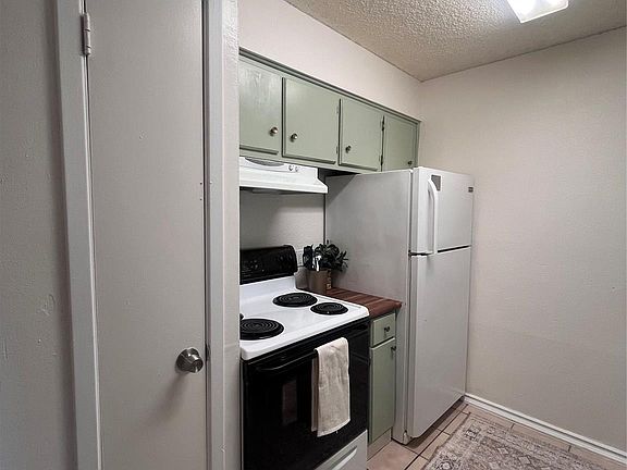 3rd image of 1516 Bay Area Blvd APT K13