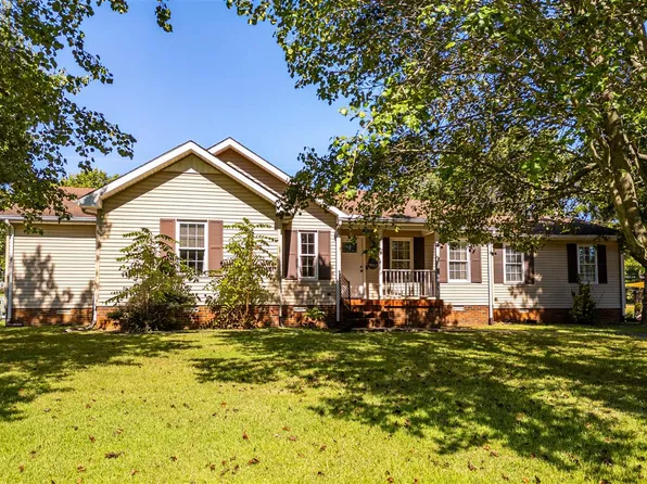 899 Rediger Dr, Scottsville, KY 42164