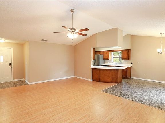 5th image of 1034 Highview Dr