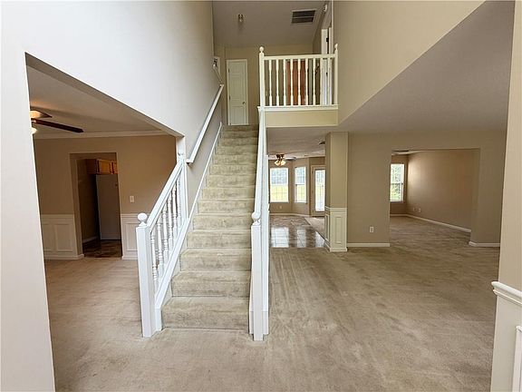 3rd image of 2457 Wall St SE
