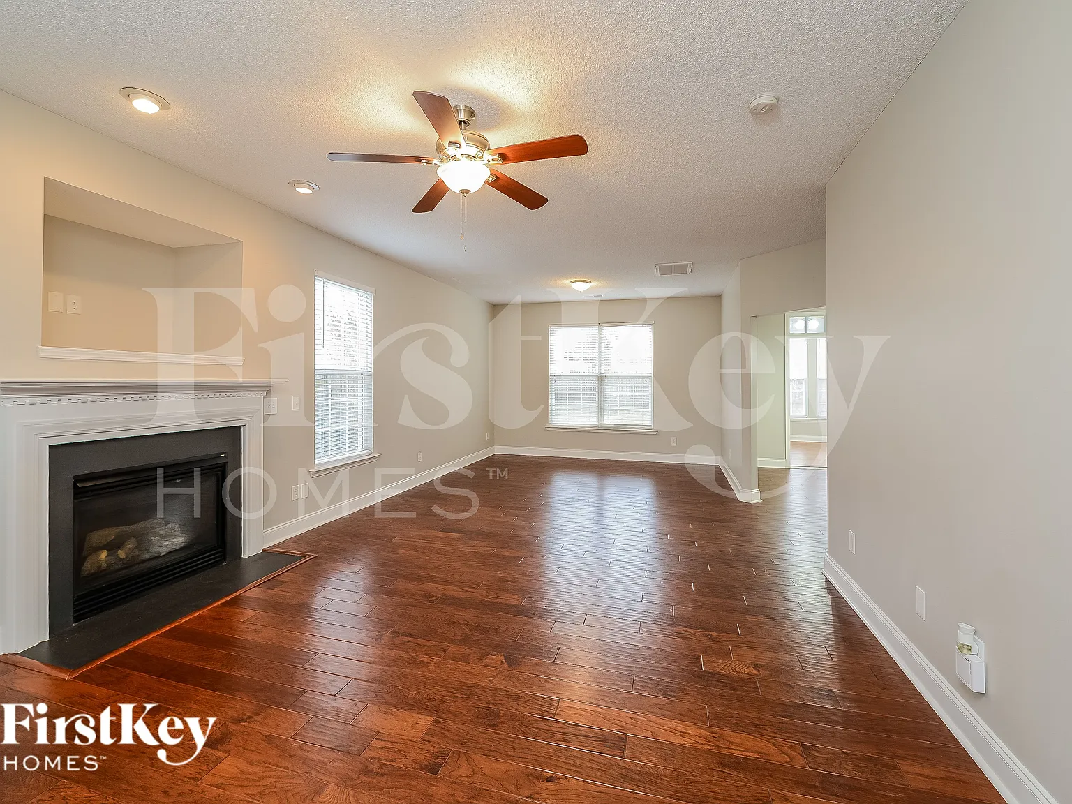 3 bed, 2.5 bath, 2356 sqft, $2,170 — Photo 3