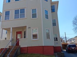 2 Chrome St, Worcester, MA 01604