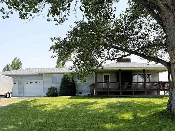 1820 Sugar Ln, Worland, WY 82401