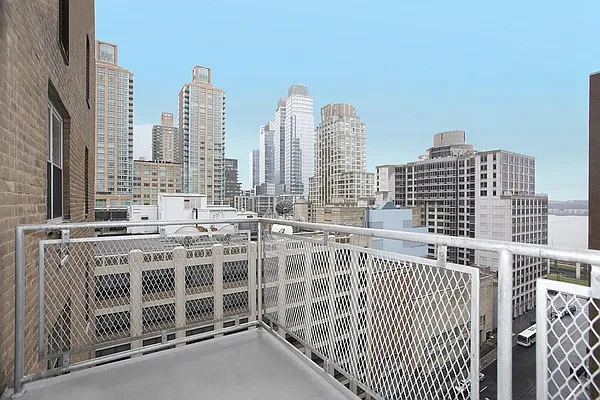 Sold by Keller Williams NYC | media 8